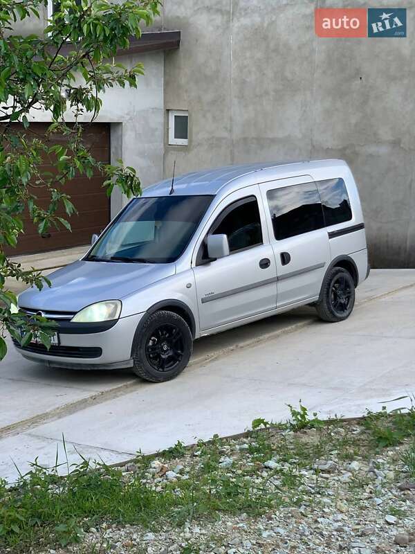 Минивэн Opel Combo 2003 в Хусте
