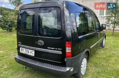Минивэн Opel Combo 2003 в 