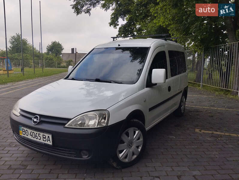 Минивэн Opel Combo 2005 в 