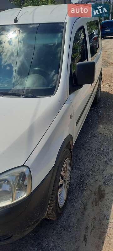 Минивэн Opel Combo 2008 в 