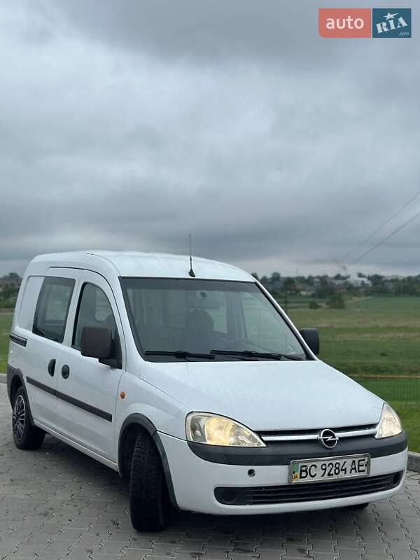 Минивэн Opel Combo 2003 в Шумске