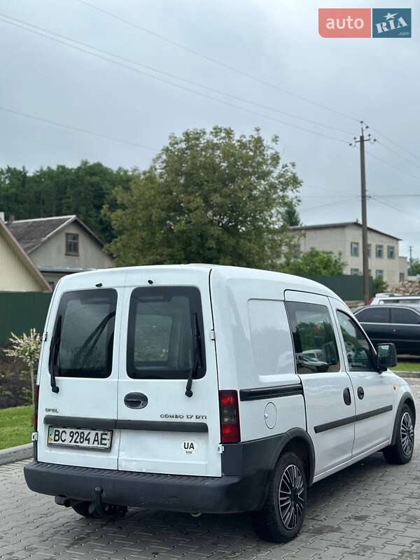 Минивэн Opel Combo 2003 в Шумске