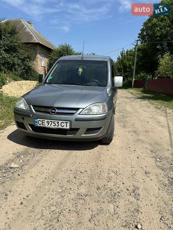 Минивэн Opel Combo 2010 в 