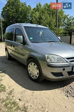 Минивэн Opel Combo 2010 в 