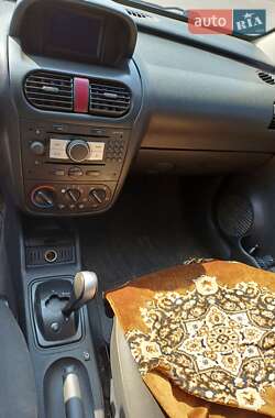 Минивэн Opel Combo 2007 в 