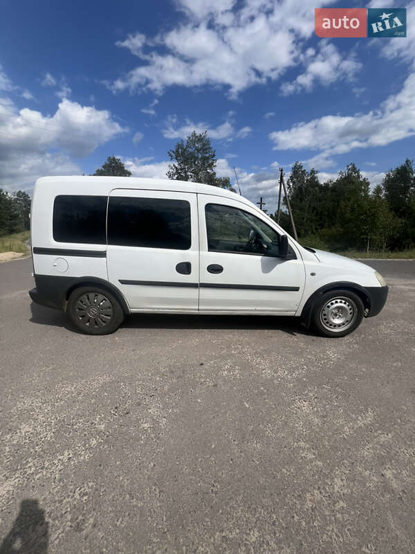 Минивэн Opel Combo 2005 в 