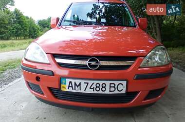 Минивэн Opel Combo 2005 в Пулинах