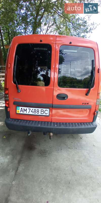 Мінівен Opel Combo 2005 в Пулинах