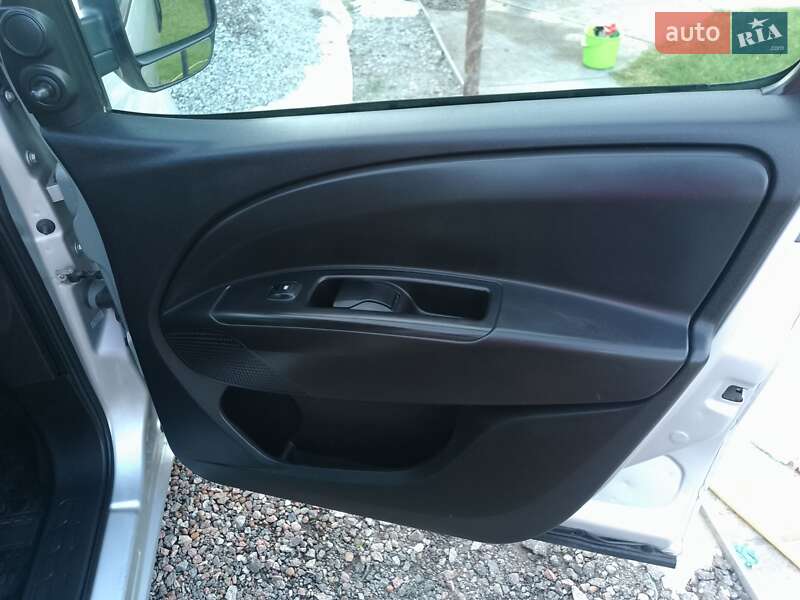 Вантажний фургон Opel Combo 2013 в Борисполі