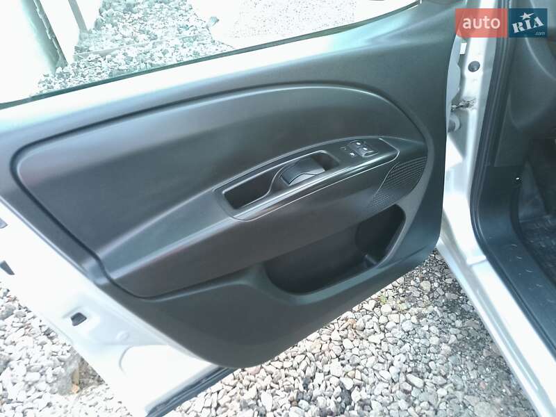 Вантажний фургон Opel Combo 2013 в Борисполі