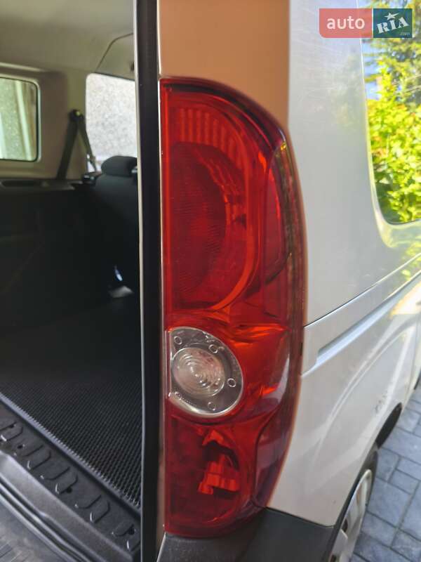 Минивэн Opel Combo 2012 в Коломые
