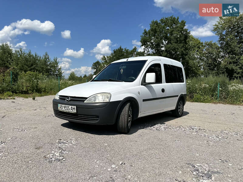 Минивэн Opel Combo 2009 в Виннице
