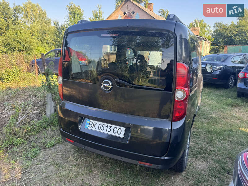 Мінівен Opel Combo 2012 в Рівному