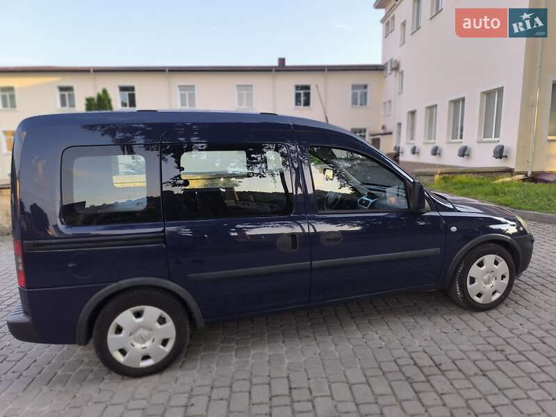Мінівен Opel Combo 2009 в Кременці
