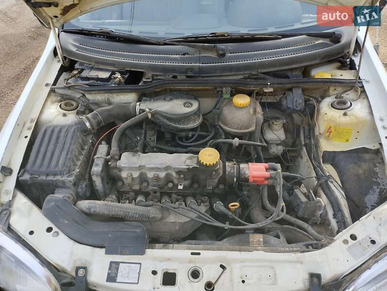Грузовой фургон Opel Combo 1995 в Дрогобыче
