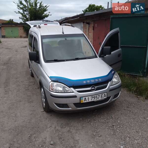 Минивэн Opel Combo 2008 в Киеве