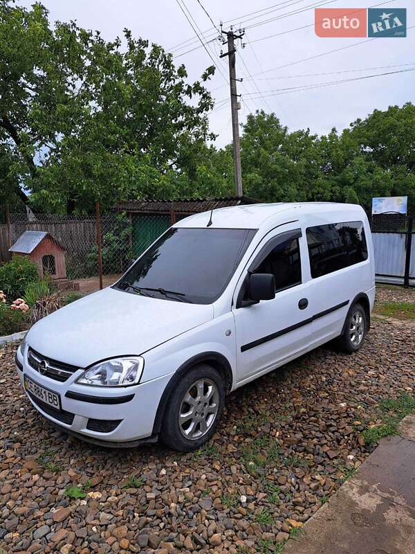 Минивэн Opel Combo 2010 в 
