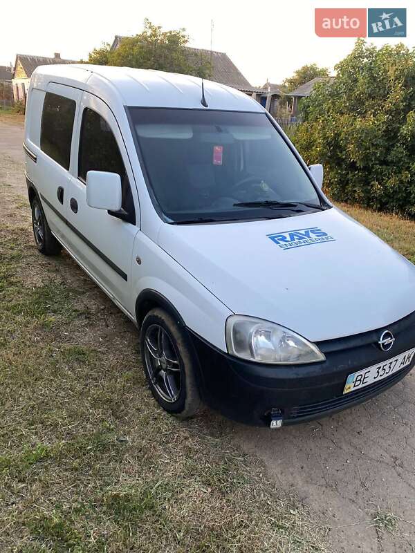 Минивэн Opel Combo 2005 в Николаеве