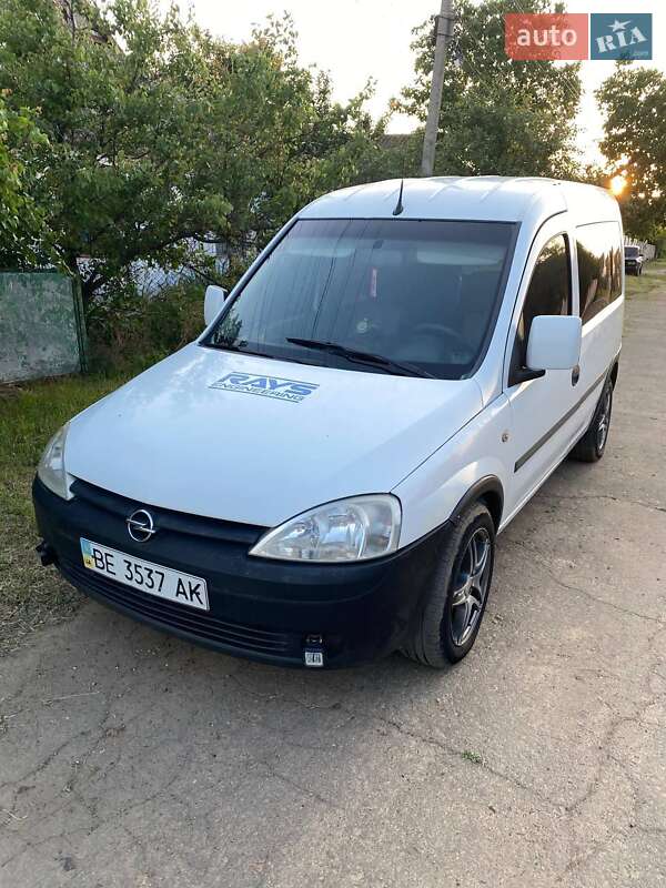 Минивэн Opel Combo 2005 в Николаеве
