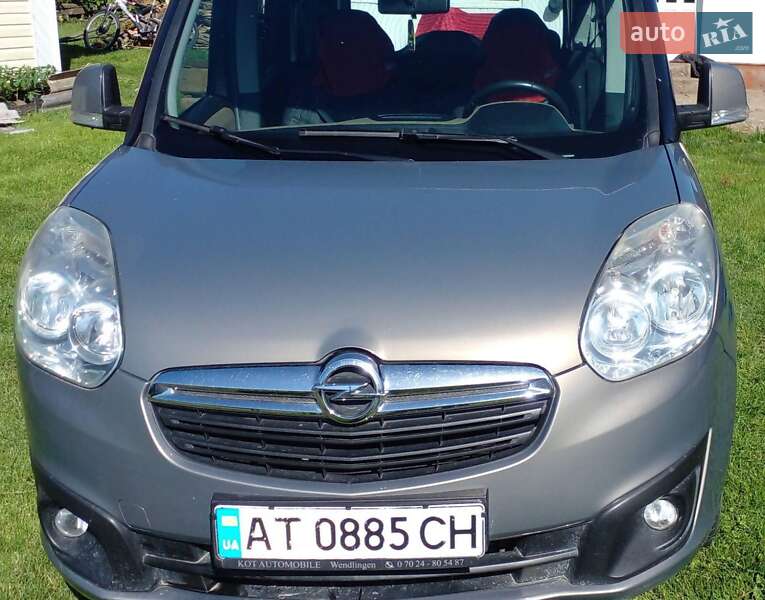 Минивэн Opel Combo 2012 в Косове