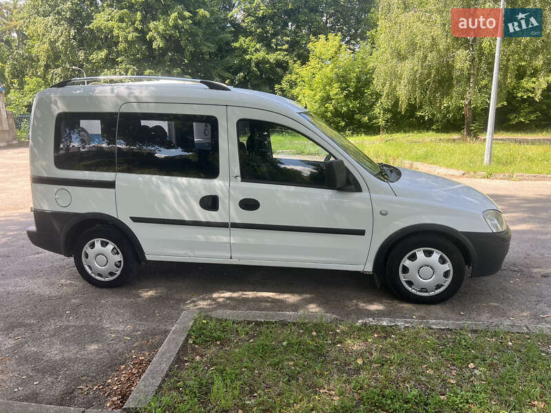 Минивэн Opel Combo 2003 в Золочеве