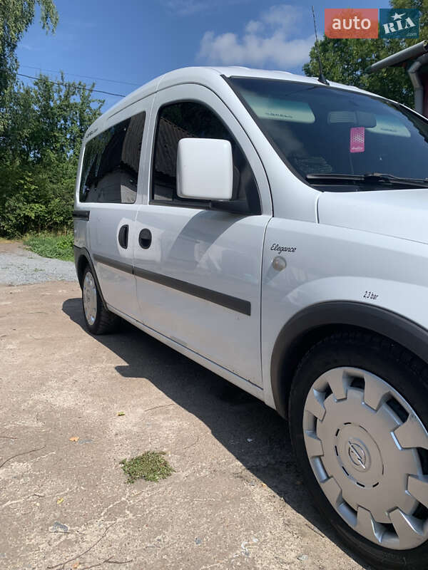Мінівен Opel Combo 2009 в Звягелі