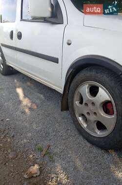 Минивэн Opel Combo 2006 в Обарове