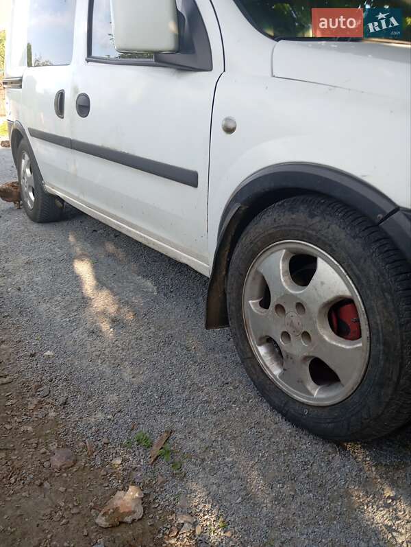 Минивэн Opel Combo 2006 в Обарове