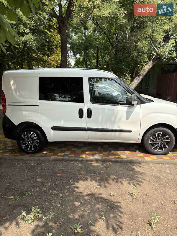 Грузовой фургон Opel Combo 2013 в Измаиле