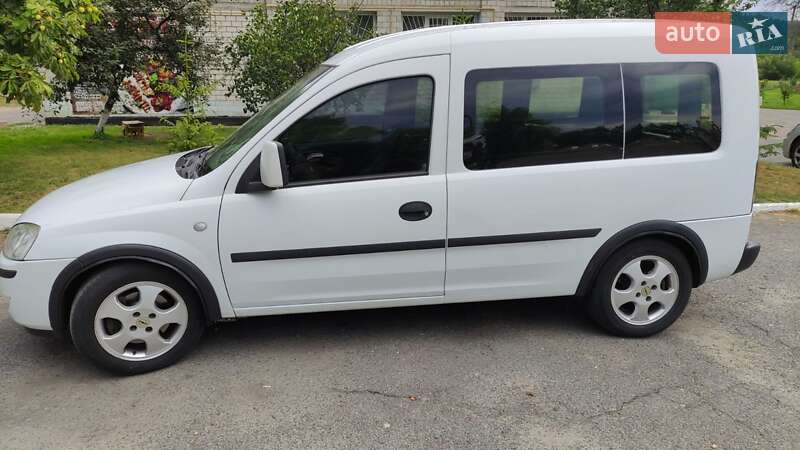 Минивэн Opel Combo 2009 в Полтаве