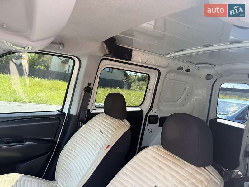 Грузовой фургон Opel Combo 2014 в Черновцах