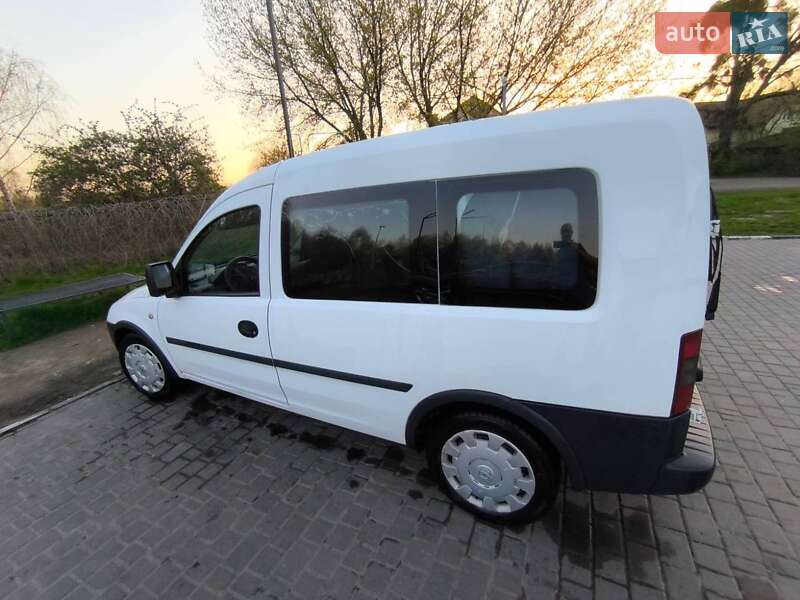 Минивэн Opel Combo 2006 в Владимире