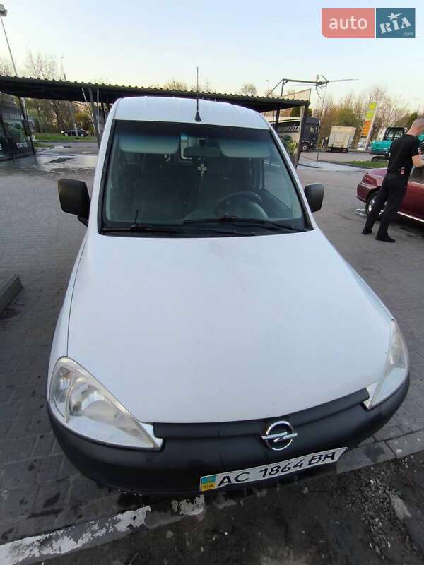 Минивэн Opel Combo 2006 в Владимире