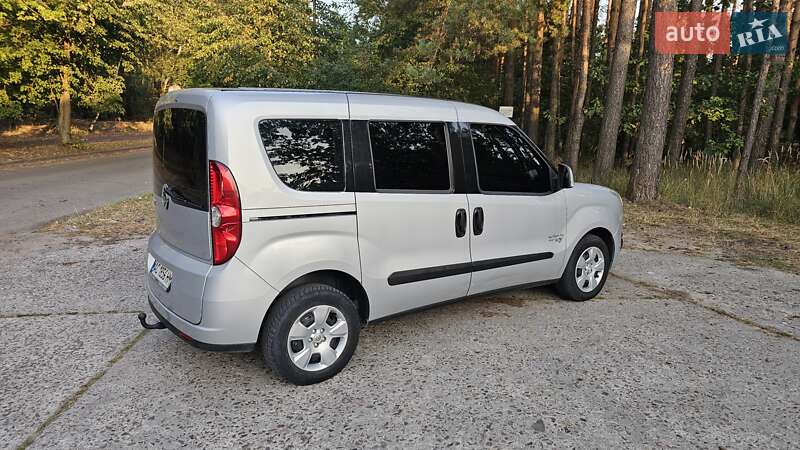Минивэн Opel Combo 2012 в Ковеле