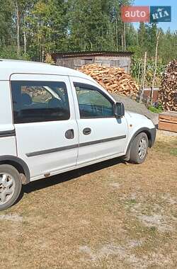 Минивэн Opel Combo 2001 в Вараше