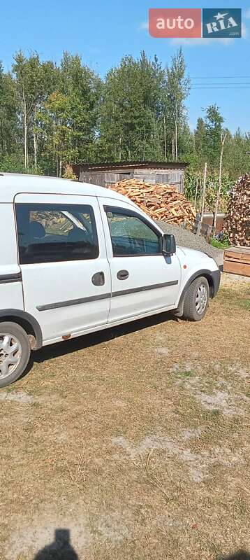 Минивэн Opel Combo 2001 в Вараше
