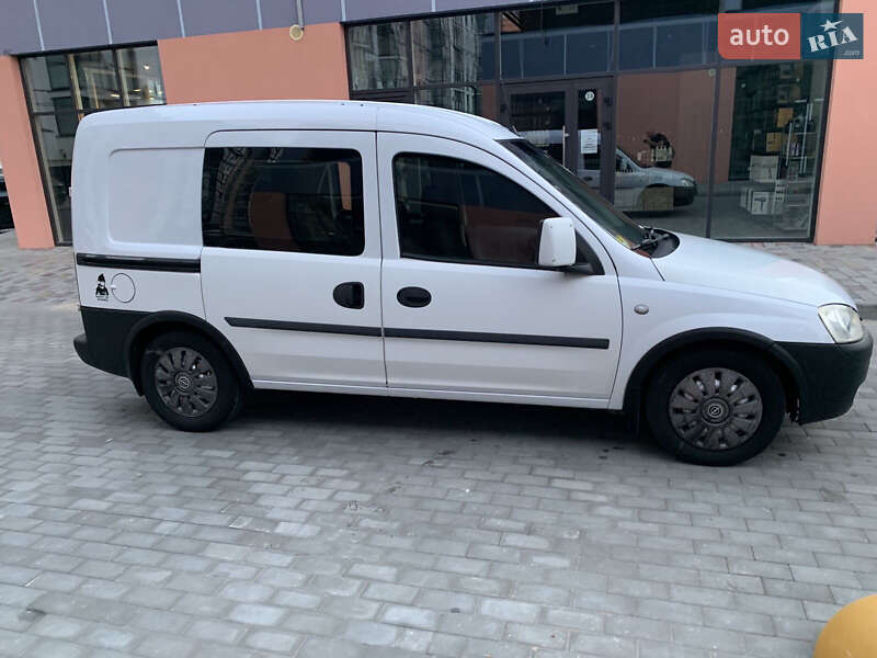 Минивэн Opel Combo 2005 в Луцке