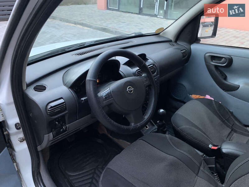 Минивэн Opel Combo 2005 в Луцке