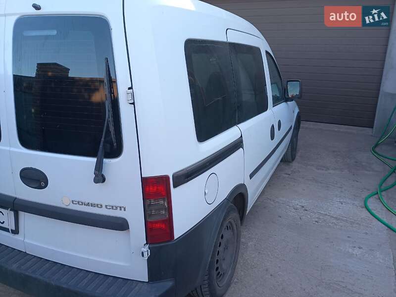 Минивэн Opel Combo 2008 в Синельниково