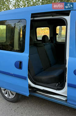 Минивэн Opel Combo 2005 в 