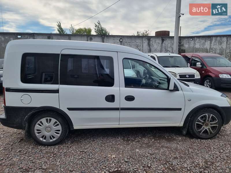 Минивэн Opel Combo 2006 в Кременце