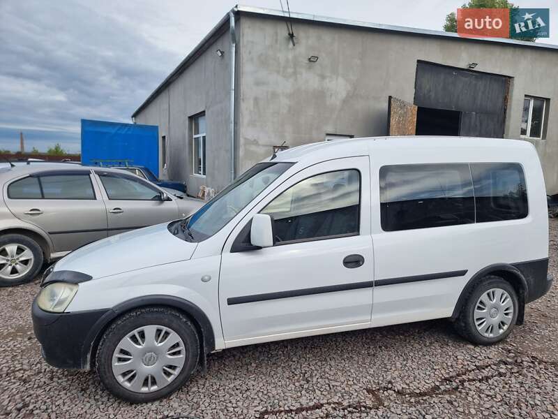 Минивэн Opel Combo 2006 в Кременце