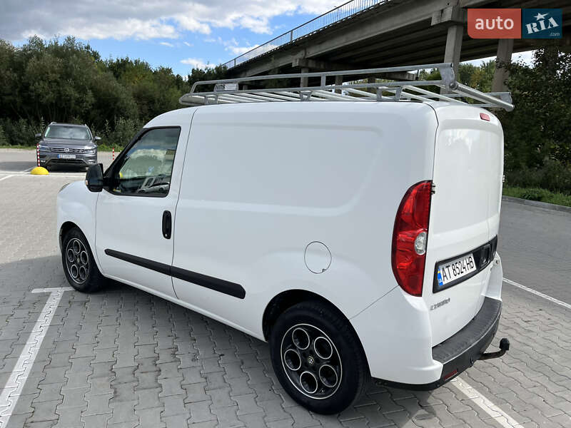 Грузовой фургон Opel Combo 2012 в Коломые