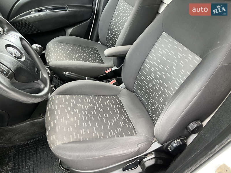 Грузовой фургон Opel Combo 2012 в Коломые