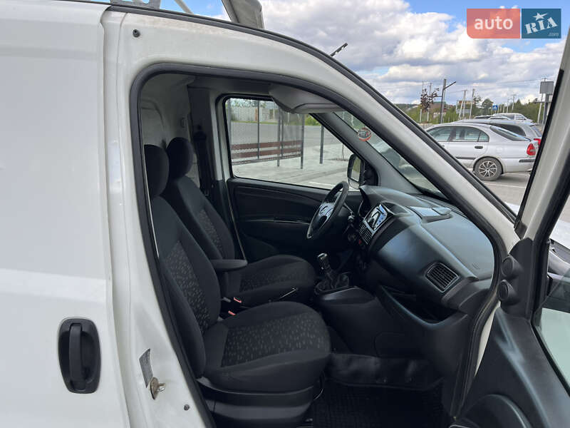 Грузовой фургон Opel Combo 2012 в Коломые