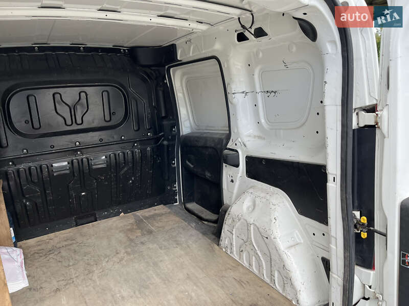 Грузовой фургон Opel Combo 2012 в Коломые