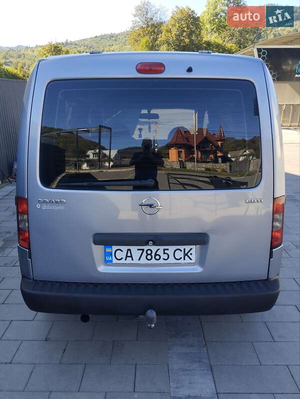Минивэн Opel Combo 2009 в Делятине