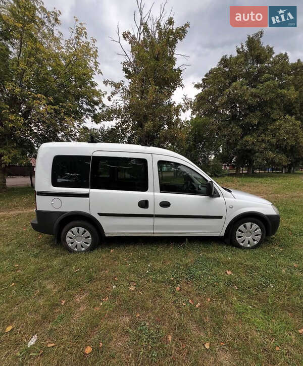 Минивэн Opel Combo 2006 в Киеве