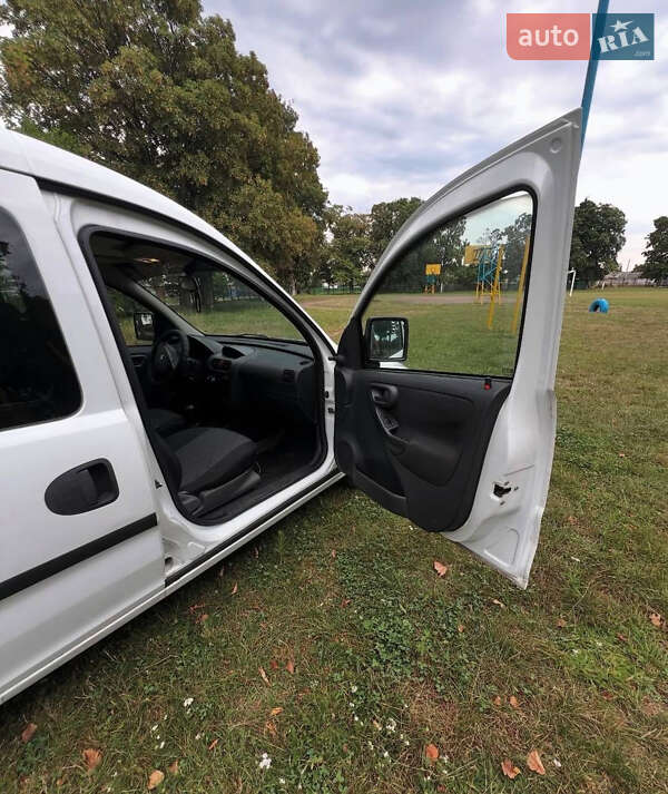 Минивэн Opel Combo 2006 в Киеве