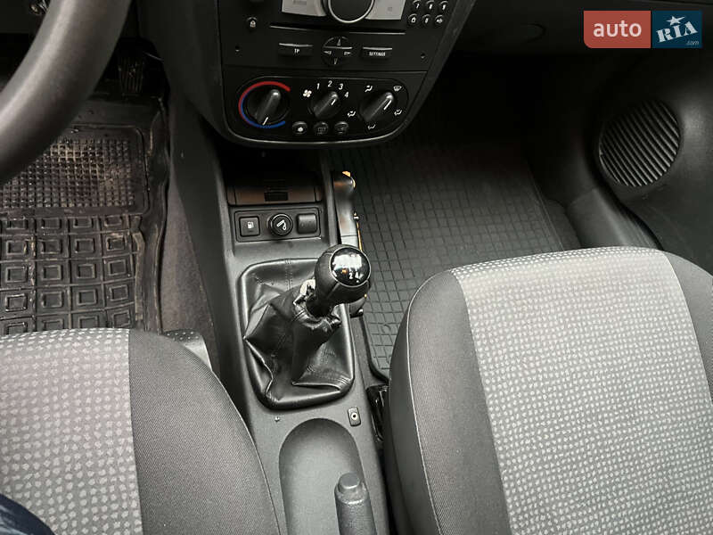 Грузопассажирский фургон Opel Combo 2008 в Киеве